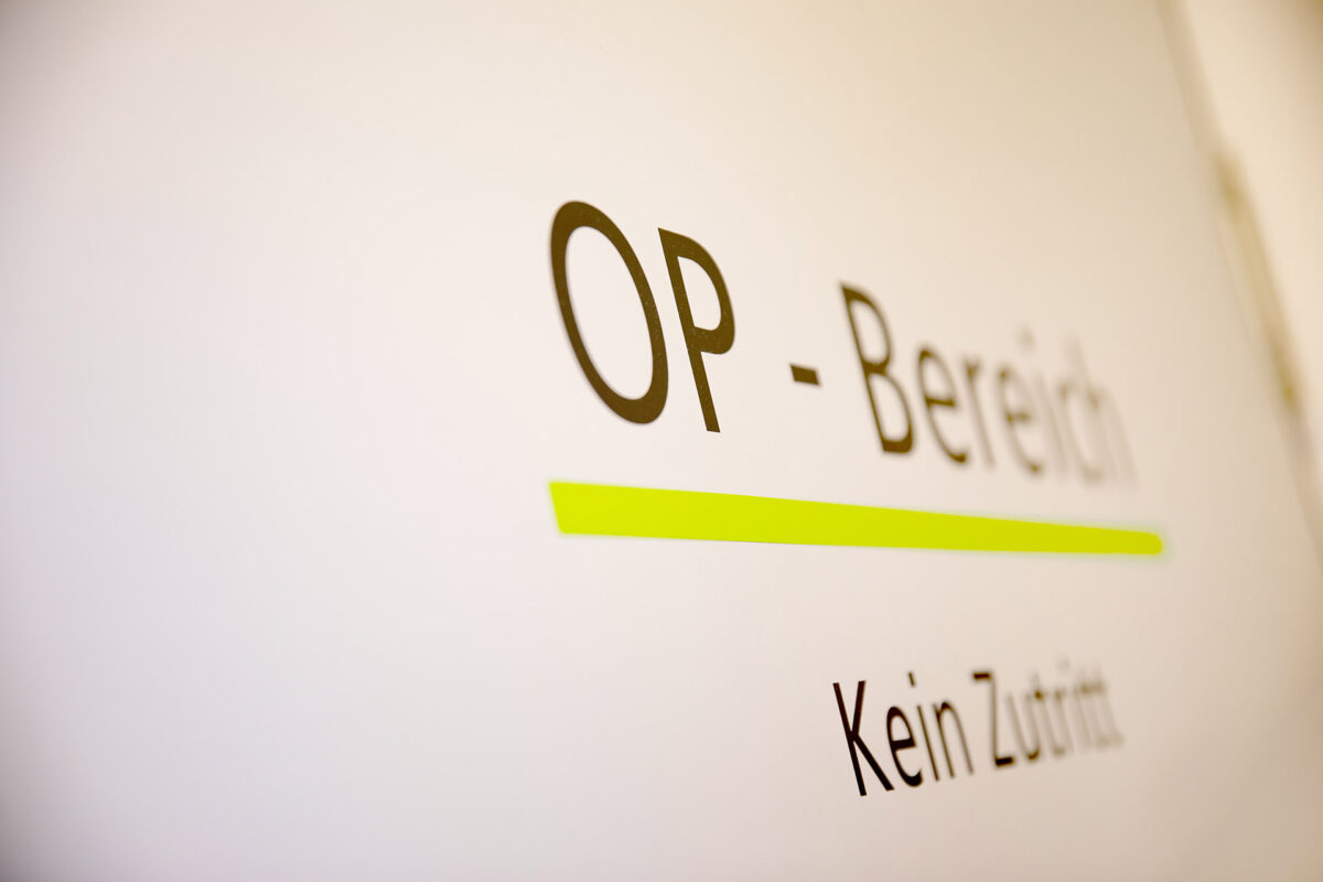 Ästhetische Chirurgie in der Zahnklinik Ost